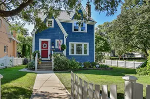 702 E Illinois St, Wheaton, IL 60187 - Photo 2