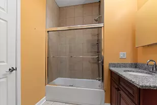 4255 N Campbell Ave, Chicago, IL 60618 - Photo 10