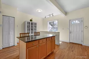 1157 E 61st St, Chicago, IL 60637 - Photo 10