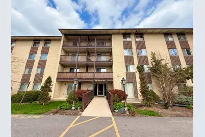 650 Murray Lane #416, Des Plaines, IL 60016 - Photo 2
