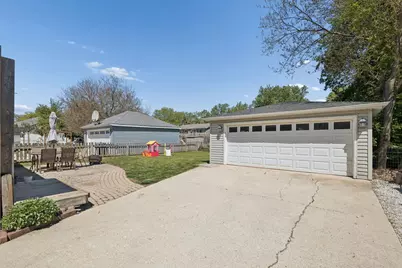 1015 E Lowden Avenue, Wheaton, IL 60189 - Photo 18