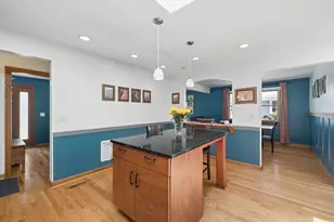 1015 E Lowden Ave, Wheaton, IL 60189 - Photo 6