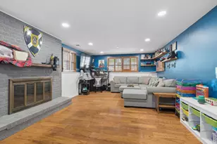 1015 E Lowden Ave, Wheaton, IL 60189 - Photo 14