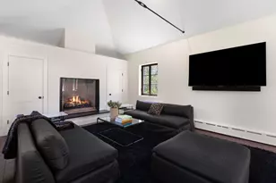 51 S Mayflower Rd, Lake Forest, IL 60045 - Photo 26