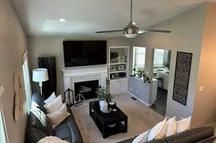 757 Grosse Pointe Cir, Vernon Hills, IL 60061 - Photo 2