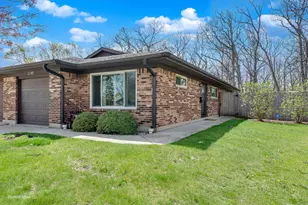 1148 Fulton Dr, Streamwood, IL 60107 - Photo 2