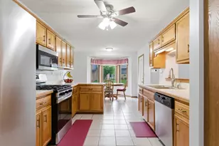 2611 Essington Rd, Joliet, IL 60435 - Photo 8