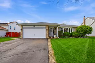 148 Beaver Creek Dr, Bolingbrook, IL 60490 - Photo 2