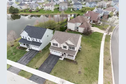 12404 S Blue Water Parkway, Plainfield, IL 60585 - Photo 2