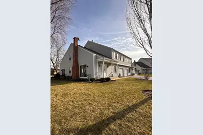 11705 Pine Way #B, Huntley, IL 60142 - Photo 2