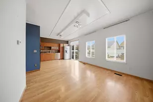 688 S Shannon Dr, Romeoville, IL 60446 - Photo 8