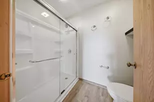 688 S Shannon Dr, Romeoville, IL 60446 - Photo 16