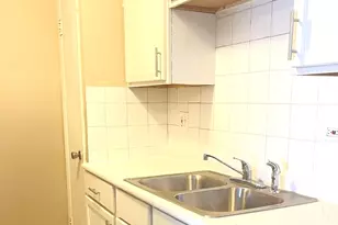 1035 Higgins Quarters Dr, Hoffman Estates, IL 60194 - Photo 8