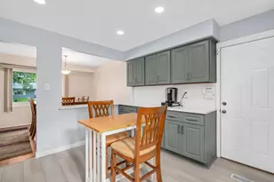 531 Redwood Rd, Bolingbrook, IL 60440 - Photo 6