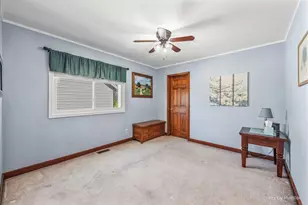 1097 Amberwood Dr, Crystal Lake, IL 60014 - Photo 28