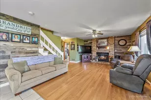 1097 Amberwood Dr, Crystal Lake, IL 60014 - Photo 10