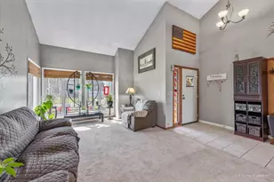 1097 Amberwood Dr, Crystal Lake, IL 60014 - Photo 16