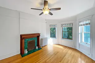 1934 W Grace St, Chicago, IL 60613 - Photo 4