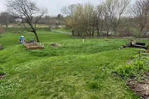 504 E Calhoun St, Woodstock, IL 60098 - Photo 2