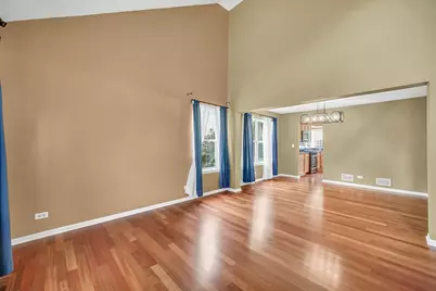 1201 Mayfair Drive, Carpentersville, IL 60110 - Photo 4