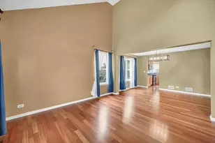 1201 Mayfair Dr, Carpentersville, IL 60110 - Photo 4