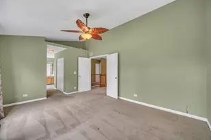 1201 Mayfair Dr, Carpentersville, IL 60110 - Photo 22