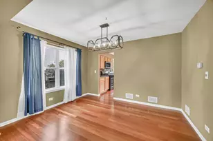 1201 Mayfair Dr, Carpentersville, IL 60110 - Photo 6