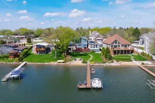 245 Sunrise Ln, Lake Zurich, IL 60047 - Photo 2