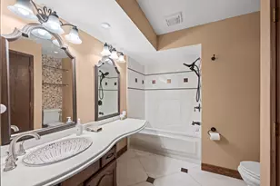 1760 Pebble Beach Dr, Hoffman Estates, IL 60169 - Photo 14