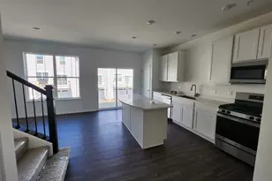 1033 Atterberg Rd, South Elgin, IL 60177 - Photo 4