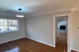 513 Trestle Ct, Grayslake, IL 60030 - Photo 8