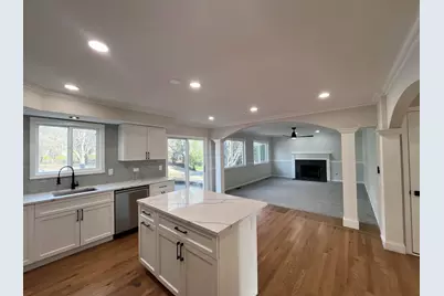 513 Trestle Court, Grayslake, IL 60030 - Photo 2