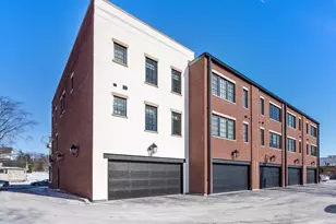 225 Burlington Ave, Clarendon Hills, IL 60514 - Photo 20