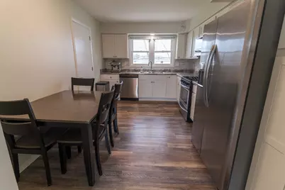 2414 Deerpath Drive, Lindenhurst, IL 60046 - Photo 4