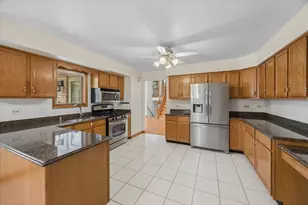 16101 Lake Villa Ave, Tinley Park, IL 60477 - Photo 8
