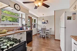 206 S See-Gwun Ave, Mount Prospect, IL 60056 - Photo 12