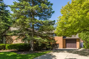 206 S See-Gwun Ave, Mount Prospect, IL 60056 - Photo 2