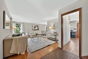 206 S See-Gwun Ave, Mount Prospect, IL 60056 - Photo 4
