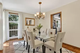 206 S See-Gwun Ave, Mount Prospect, IL 60056 - Photo 10