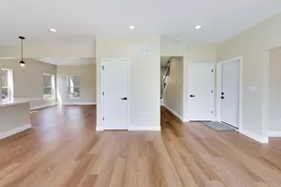 239 Parker Ave, Aurora, IL 60505 - Photo 16