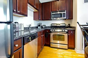 1122 W Catalpa Ave, Chicago, IL 60640 - Photo 2