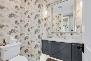 1303 N Cross St, Wheaton, IL 60187 - Photo 18