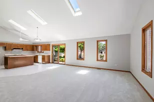 9342 Sutton Pl, Tinley Park, IL 60487 - Photo 10