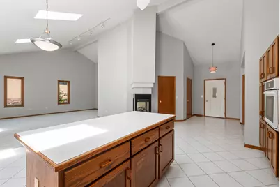 9342 Sutton Place, Tinley Park, IL 60487 - Photo 4