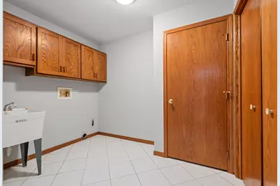 9342 Sutton Place, Tinley Park, IL 60487 - Photo 16