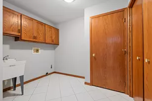 9342 Sutton Pl, Tinley Park, IL 60487 - Photo 16
