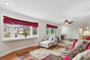 644 Pierce Ct, Grayslake, IL 60030 - Photo 4