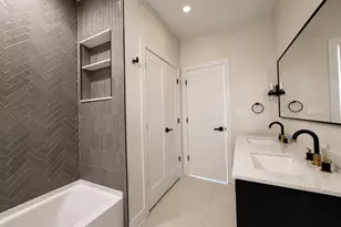 4020 N Francisco Ave, Chicago, IL 60618 - Photo 12
