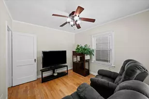 8449 N Kedvale Ave, Skokie, IL 60076 - Photo 10