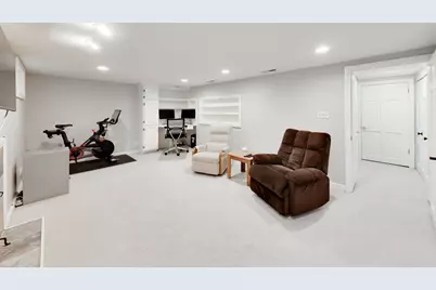 2100 Elmwood Avenue, Wilmette, IL 60091 - Photo 22